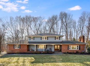 5 Parkwood Rd, Succasunna, NJ 07876