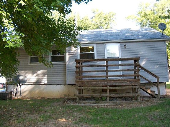 Back with deck off kitchen.