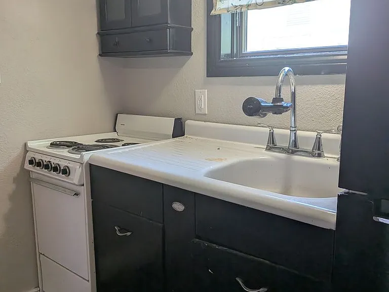 609 Jefferson St — Photo 25