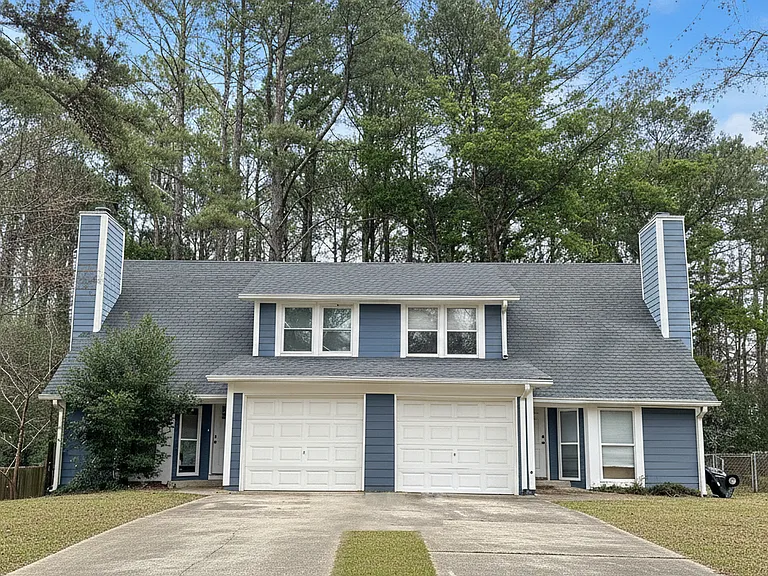 4930 Farmstead Ct NE — Photo 1