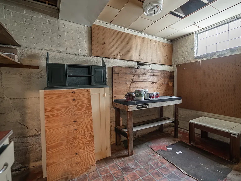 1040 Lake Michigan Dr NW — Photo 18