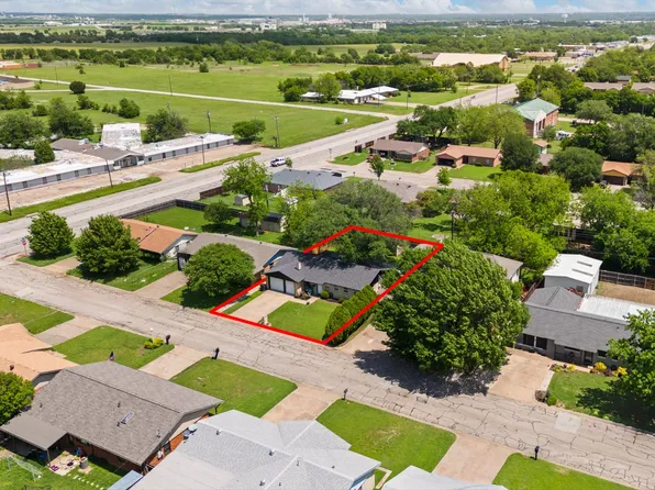 1908 Joslin St, Cleburne, TX 76033
