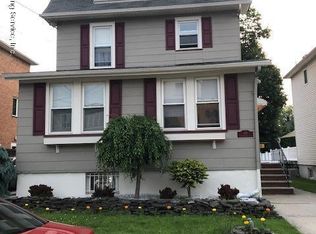 118 Mountainview Ave, Staten Island, NY 10314
