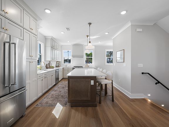 Designer Kitchen with Eat-In Island