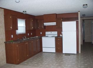 279 Holly Ln, Belleville, MI