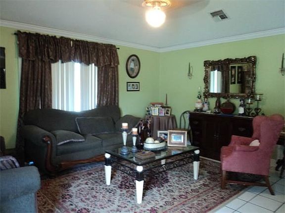 3rd image of 214 River Village Dr