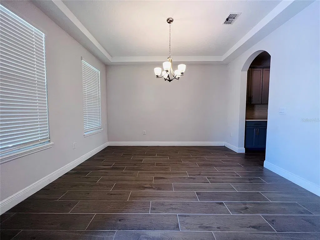 4 bed, 3.5 bath, 3327 sqft, $4,000 — Photo 4