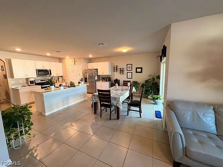1129 NW 20th Ave — Photo 11