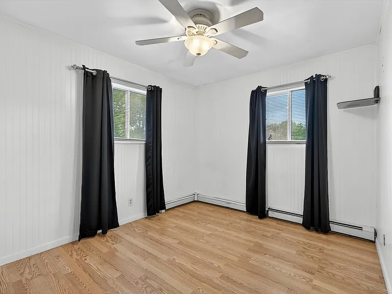 76 Maureen Dr — Photo 29