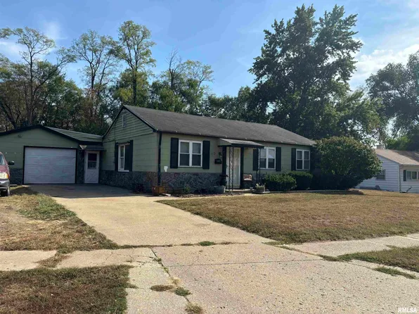 113 Saint Clair Dr, Marquette Heights, IL 61554