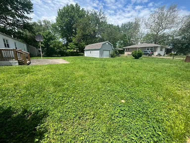 1213 E Wayland St — Photo 19
