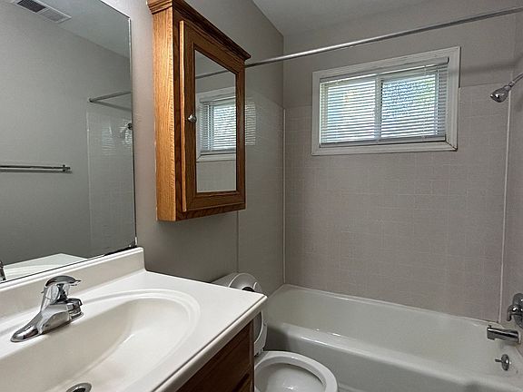 4th image of 123 N 37th St #7
