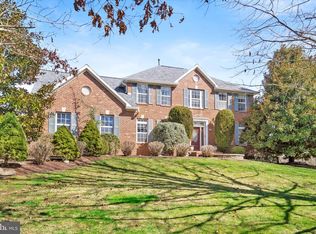 5 Branford Dr, Robbinsville, NJ 08691
