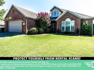 596 N Fox Meadows Ln, Fayetteville, AR 72704