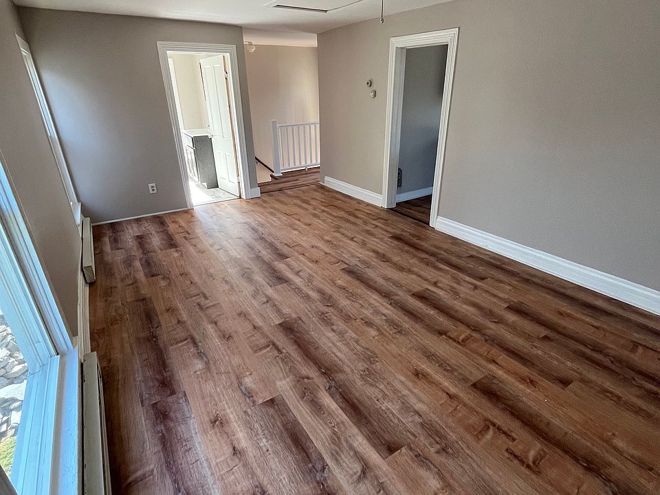 2nd image of 514 E Main St APT 3