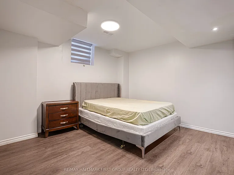 86 Seward Cres — Photo 9