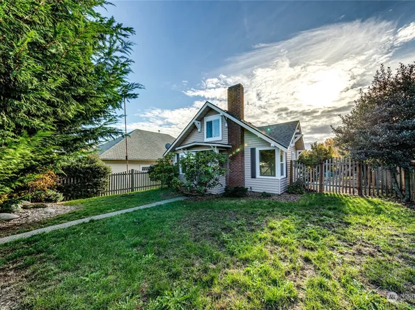 826 W 8th Street, Port Angeles, WA 98363