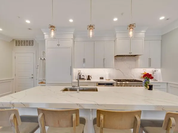 205 E St, Boston, MA 02127