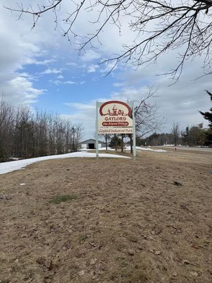 2437 Grey Wolf Trl, Gaylord, MI 49735