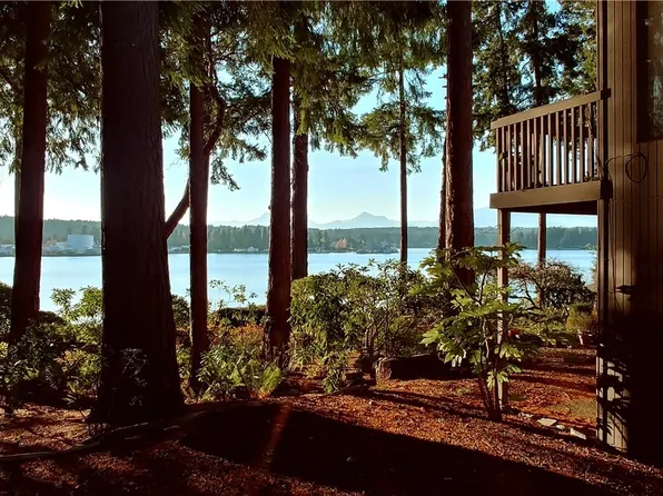 15800 Nesika Bay Rd NE, Poulsbo, WA 98370