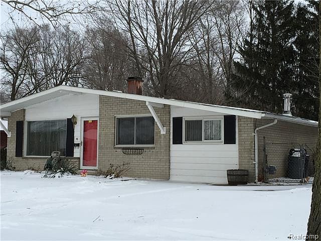 1st image of 665 Forest St