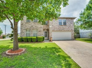 900 Salida Dr, Arlington, TX 76001