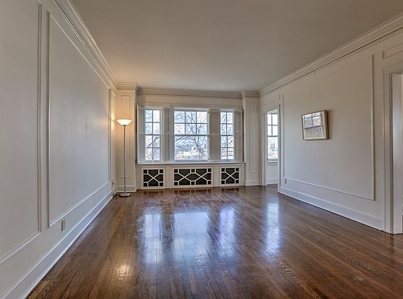 3rd image of 4618 Warwick Blvd APT 5F