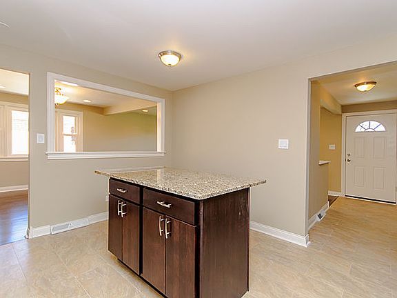 5th image of 652 Marquette Ave