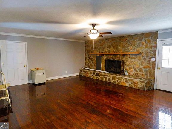 4th image of 708 Miles Rd