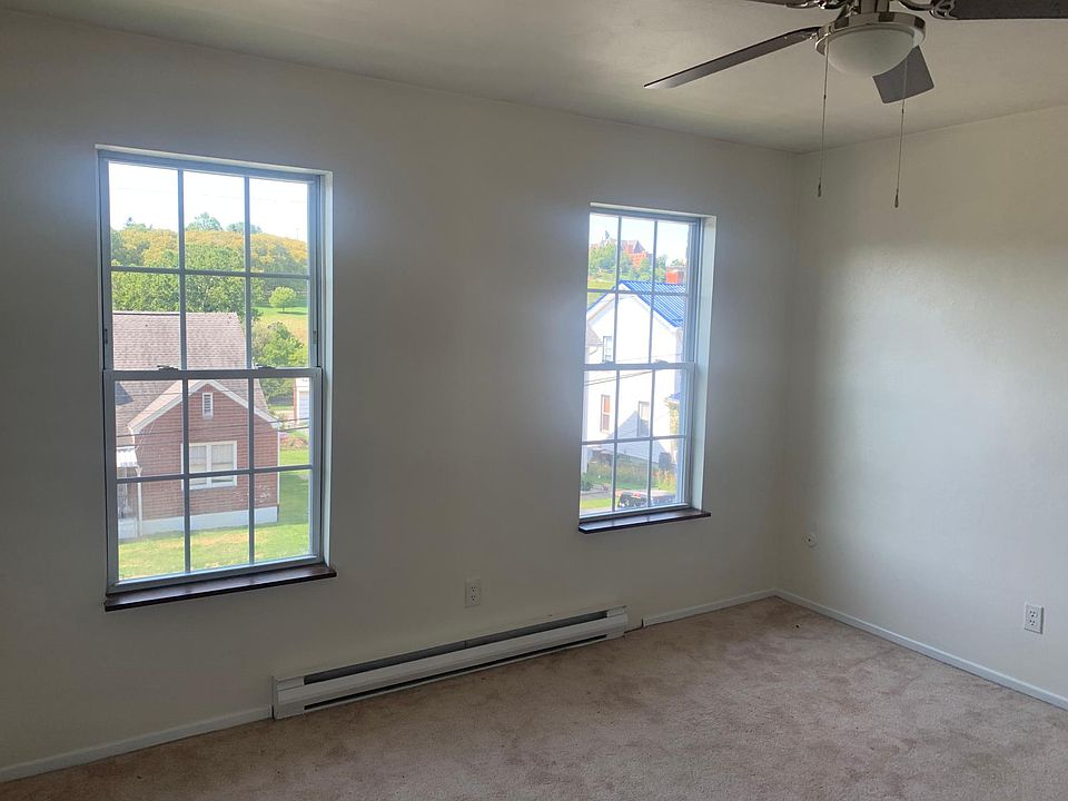 2nd image of 315 Concord Ave APT 3