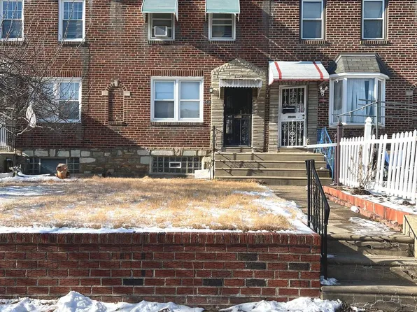 7254 Oakland St, Philadelphia, PA 19149
