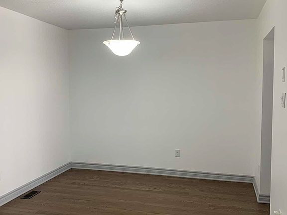 4th image of 458 Silverstone Way
