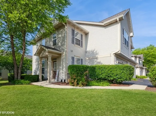 2401 Sunshine Ln, Aurora, IL 60503