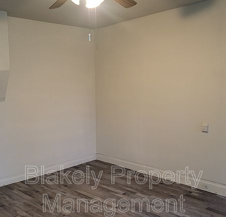 4th image of 803 14th Ave S #1