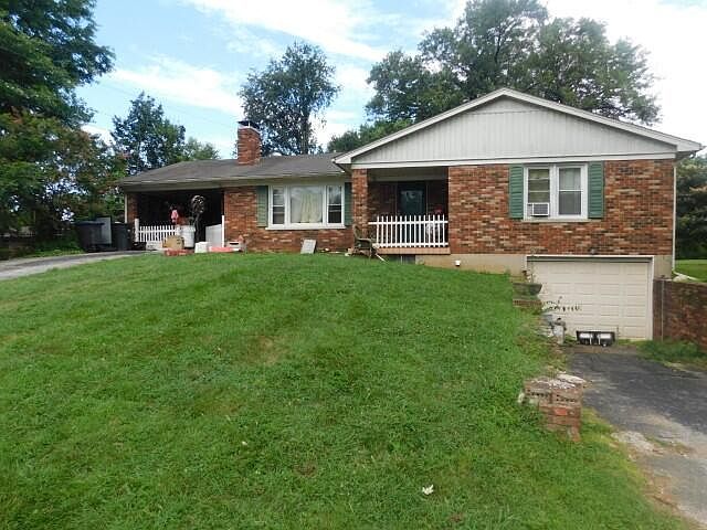 1st image of 208 Compton Dr