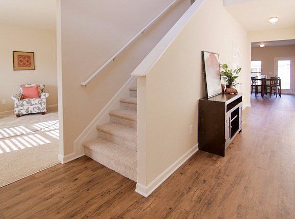2nd image of 337 Fioli Cir