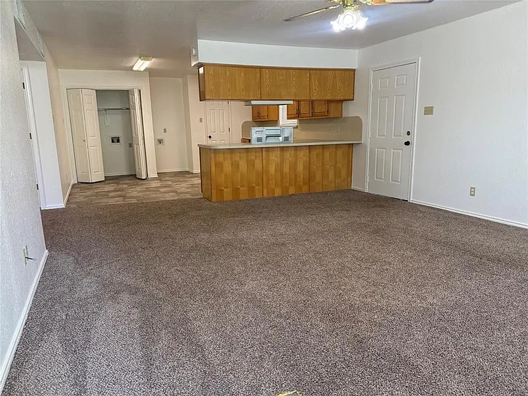 2189 Island Byu — Photo 3