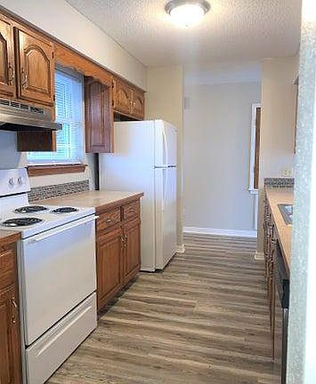 4th image of 3111 N Loma Linda Dr #A