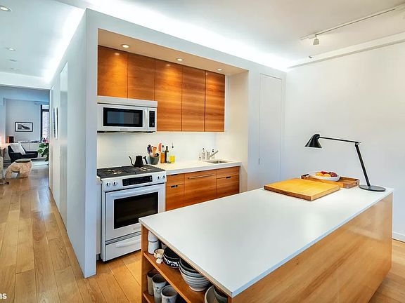 4th image of 7 Essex St APT 6B