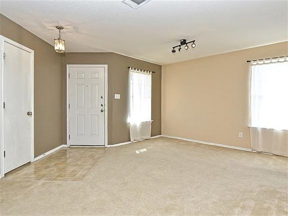 4th image of 601 Saul St