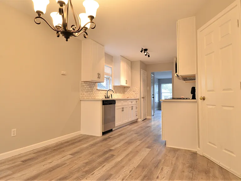 15530 Sarahs Creek Dr — Photo 8