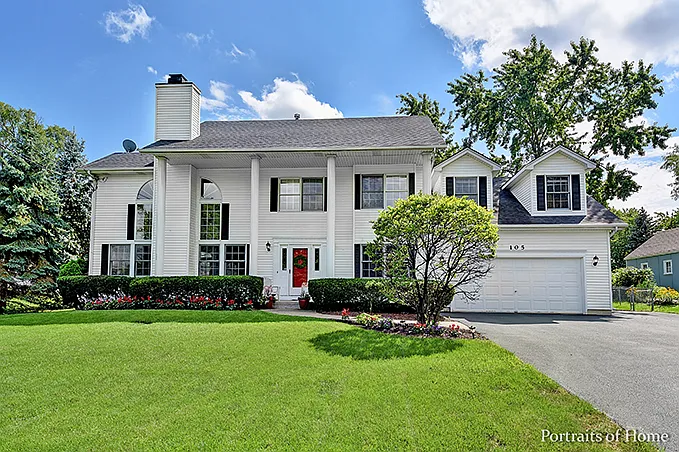 22W105 Valleyview Dr photo 1