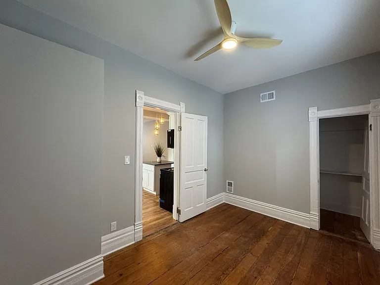 1721 W Nelson St — Photo 6