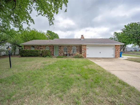 302 NW 1st St, Tuttle, OK 73089
