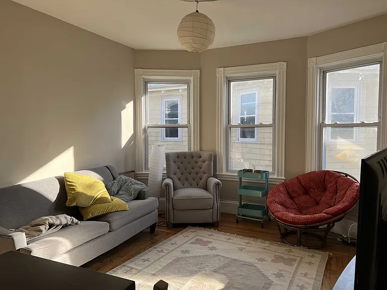 Cherry St — Photo 3