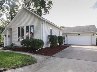 216 E Benton St, Winterset, IA 50273