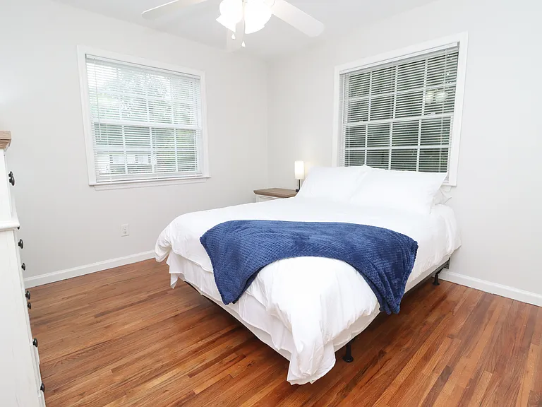 1904 Karen Ln — Photo 18