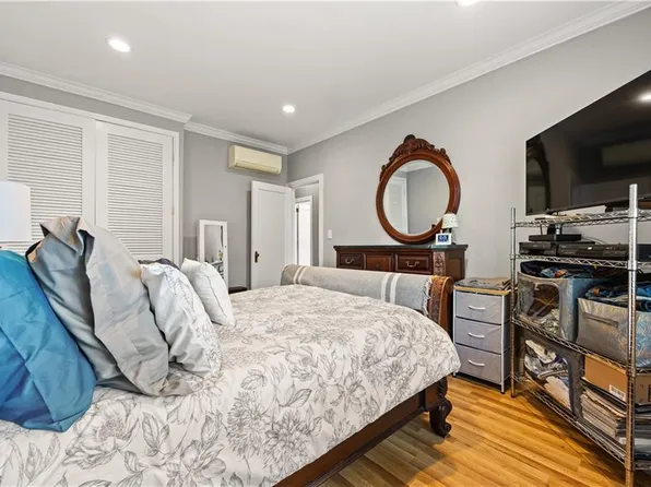 2724 East 27th Street image 15 of 34