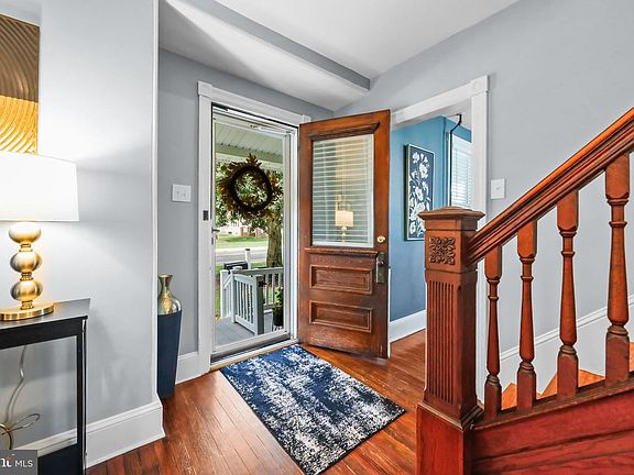 4th image of 784 Woodlane Rd