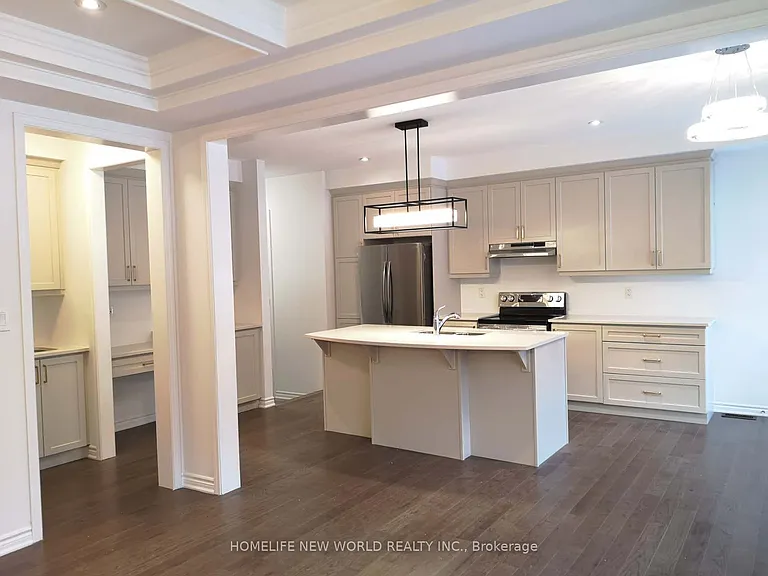 703 Lamb St E — Photo 5